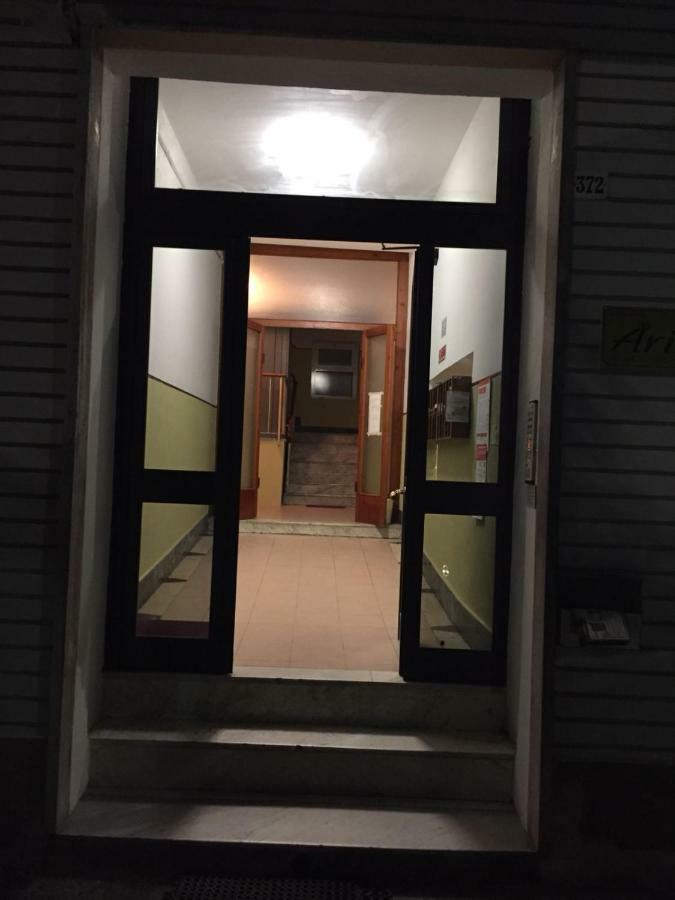 Ari Guest House Специя Экстерьер фото